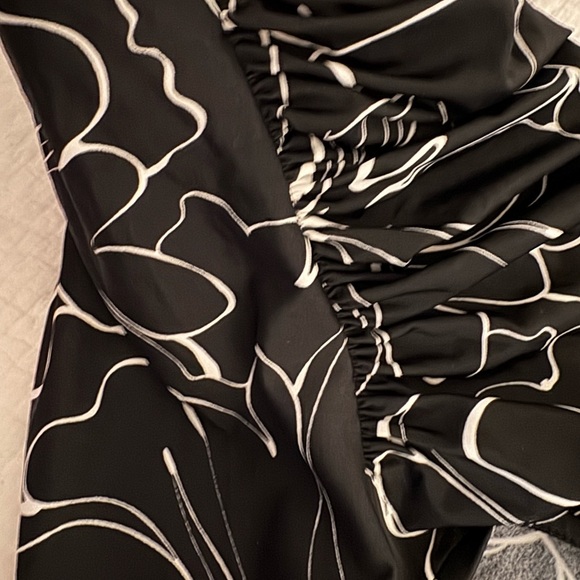 Trimshaper swimsuit womens size 10. One piece black & white - Picture 12 of 12